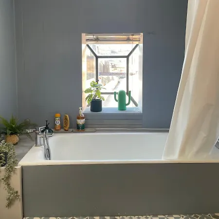 Loft Cosy De 120m2 En Plein Centre-ville à 2 Pas De La Comédie Grande Ou Petite Terrasse Selon Les Mois * Montpellier